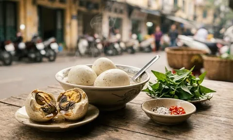 Luộc trứng vịt lộn cho thêm thứ này: Trứng béo ngậy, ngọt thơm không một chút mùi tanh!