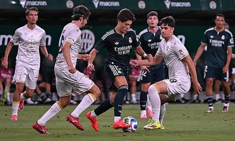 Bài toán chiến thuật của Mourinho sau trận thắng Ferencvaros