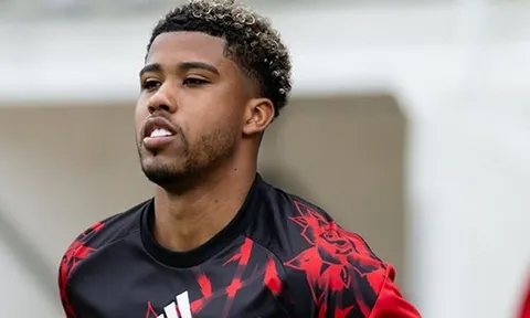 Andrey Santos hạnh phúc khi được khoác áo Man Utd