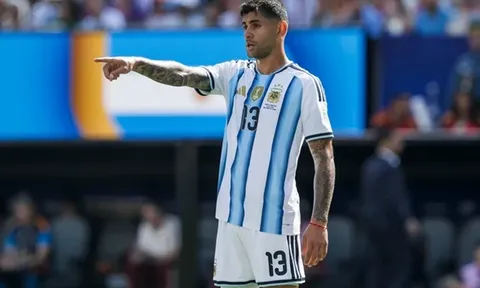 Chưa vội chốt với Atletico, Romero đợi HLV Flick gọi tên