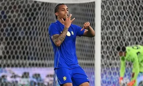 CĐV Chelsea tung hô Joao Pedro chỉ kém Haaland