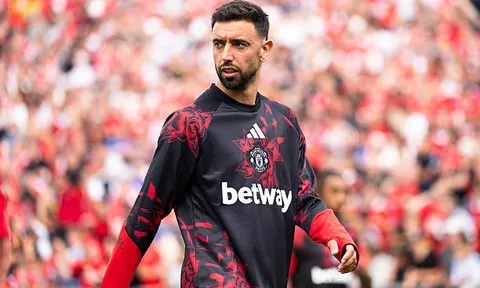 MU dừng kế hoạch chiêu mộ người dự phòng cho Bruno Fernandes