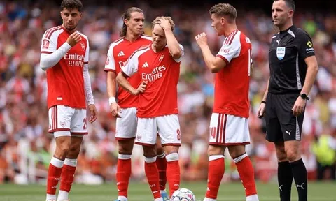 Hàng phòng ngự Arsenal đáng lo; Tzolis đã dần bắt nhịp