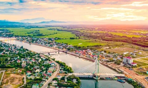 Tỉnh nào hẹp nhất nước ta, được chúa Nguyễn Hoàng chọn làm “vùng đất bản doanh” khi mở mang bờ cõi trong sử Việt?