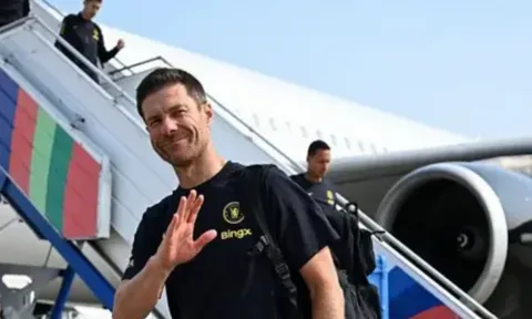 Xabi Alonso nhào nặn bản sắc mới cho Chelsea sau tour du đấu hè
