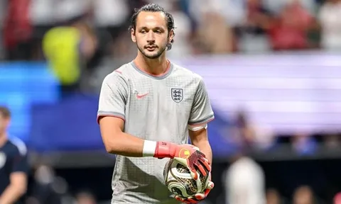 Giải mã thương vụ 40 triệu bảng mang tên James Trafford của Leeds