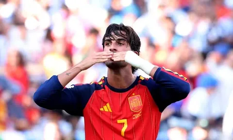 Romano xác nhận PSG sắp chốt hạ vụ Ferran Torres
