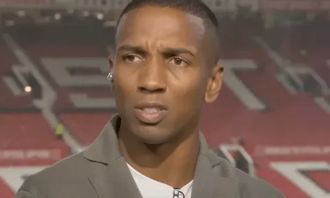 Ashley Young buồn bã khi thấy Welbeck gia nhập Chelsea