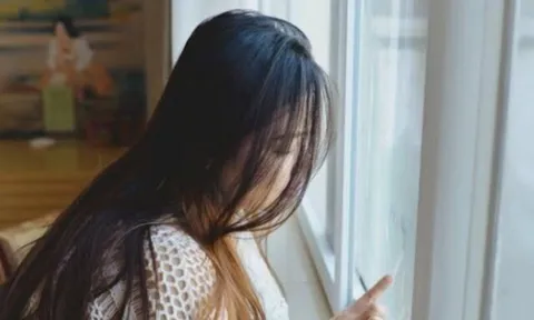 Học giỏi rồi đỗ vào trường THPT chuyên, nữ sinh lại có biểu hiện bất thường khiến bố mẹ lo lắng đưa đi khám tâm thần