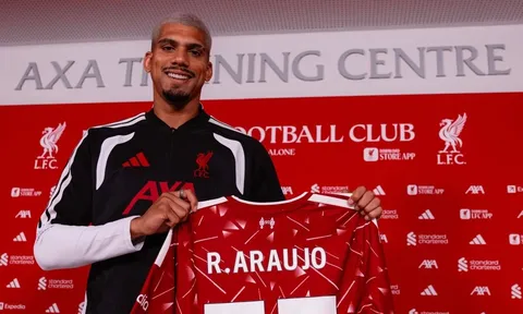 Liverpool chính thức mượn thành công Ronald Araujo từ Barca