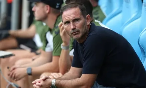 Frank Lampard nhắm Angel Gomes cho Coventry City