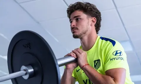 Julian Alvarez họp khẩn với người đại diện để gia nhập Barca