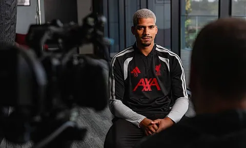 Cập bến Liverpool, Araujo hết lời ca ngợi Van Dijk