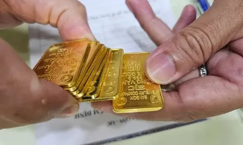 Giá vàng hôm nay 11/8: Bất ngờ "quay xe" tăng dốc, vàng nhẫn lập đỉnh mới 145 triệu/lượng