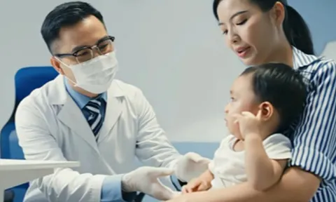 Khi tiếng khóc con hóa thành sự an tâm của mẹ