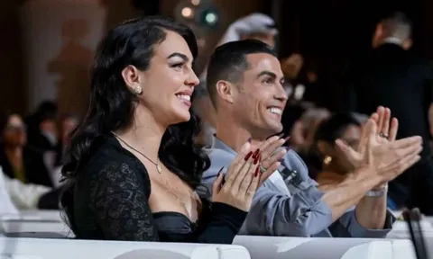 Cristiano Ronaldo xác nhận kết hôn với Georgina Rodriguez