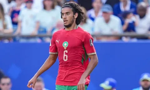 Ayyoub Bouaddi mang dáng dấp mỏ neo hoàn hảo cho Man City