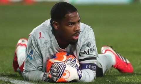 Al-Nassr tận dụng khủng hoảng tại Milan, nhắm mua Mike Maignan