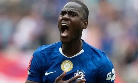 Lò Cobham dần trở thành "mỏ vàng" của Chelsea