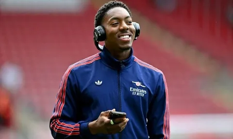 Vì sao Arsenal có thể phải bán Lewis-Skelly với giá kỉ lục?