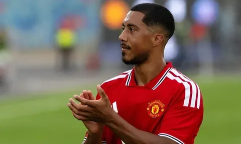 Youri Tielemans thừa nhận bất ngờ khi được gia nhập Man United