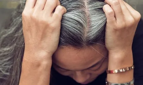 Tóc bạc sớm không chỉ do tuổi tác: Những nguyên nhân ít ngờ và cách chăm sóc để tóc khỏe hơn