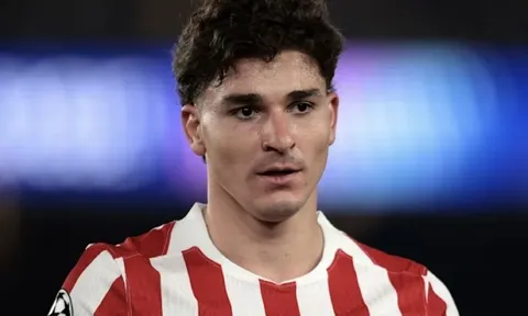 Atletico dập tắt hy vọng chiêu mộ Alvarez của Barcelona