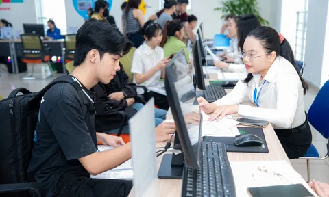 Thí sinh chủ động nhập học sớm tại HUTECH, nhận thêm ưu đãi 5 triệu đồng