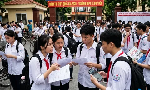 Điểm chuẩn đại học 2026: AI chạm 30 điểm, loạt ngành sư phạm và quân đội vượt 29