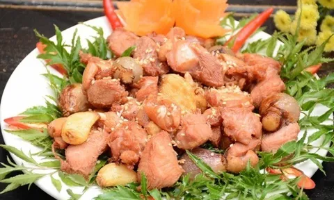 Đến Mộc Châu thưởng thức món đặc sản trứ danh, nhìn dân dã mà chế biến cầu kỳ, phải biết cách ăn mới chuẩn vị 