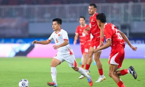 Lê Phạm Thành Long và bước ngoặt tuổi 30 ở tuyển Việt Nam