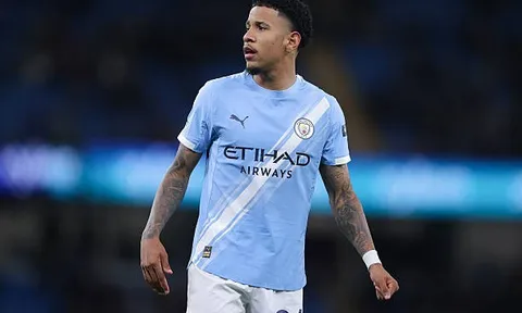 Savinho vắng mặt ở buổi tập của Man City trước đại chiến Arsenal
