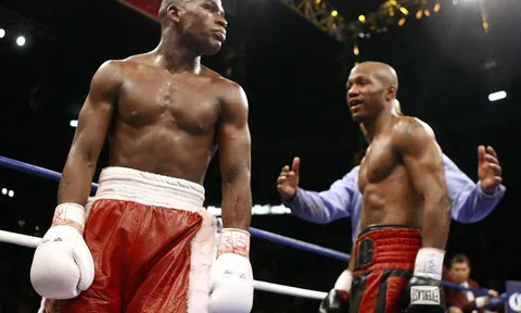 'Lẽ ra Floyd Mayweather đã bị truất quyền thi đấu': Zab Judah vén màn góc khuất trận chiến rúng động năm 2006