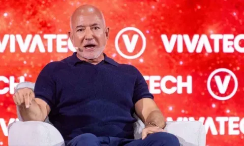 FSG xác nhận bán cổ phần Liverpool cho tỷ phú Jeff Bezos và liên minh