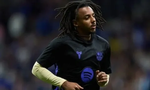 Mất Saliba, Arsenal sẵn sàng chi đậm mua Kounde