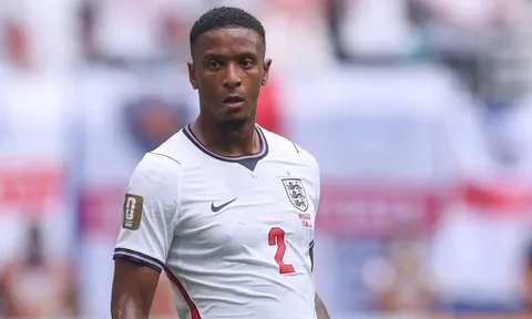 Romano đính chính vụ Arsenal chốt mua Konsa
