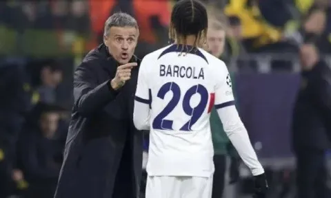 Luis Enrique hé mở khả năng ra đi của Bradley Barcola