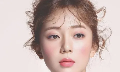 6 mẹo trang điểm đơn giản giúp gương mặt trẻ trung và rạng rỡ hơn