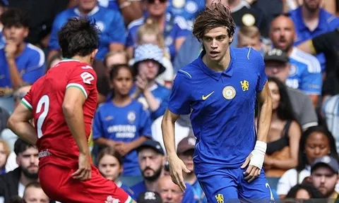 CĐV Chelsea gọi tân binh Palestra là tử huyệt hàng thủ