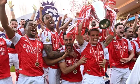Lescott tin Arsenal sáng cửa vô địch hơn Man City