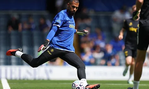 Muốn vô địch, Alan Smith chỉ rõ vị trí Chelsea phải nâng cấp