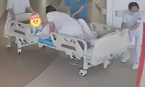 Sản phụ đang nằm chờ đẻ thì gặp biến chứng hiếm, hành động của nữ bác sĩ khiến cõi mạng thán phục
