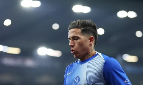 Romano tiết lộ Man City vẫn đang đàm phán vụ Enzo Fernandez