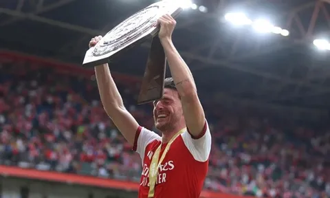 Arsenal vùi dập Man City, Declan Rice gặp sự cố hài hước