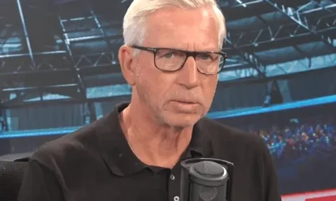 Alan Pardew: Arsenal vượt trội hơn phần còn lại của Ngoại Hạng Anh