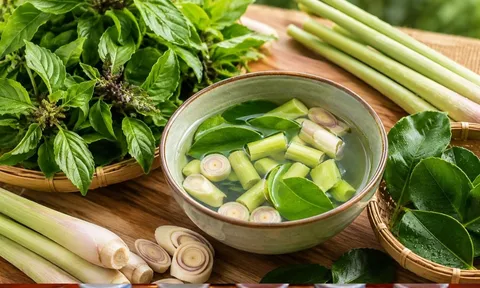 Cách dùng 3 loại rau gia vị để gội đầu: Hỗ trợ sạch gàu, tóc mượt và chăm tóc con