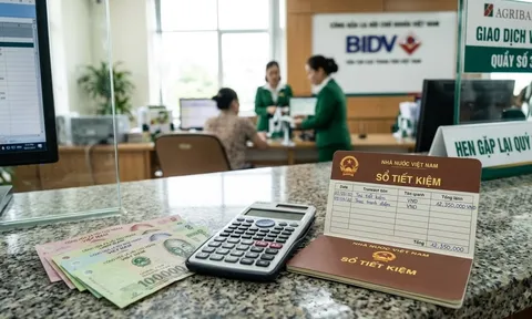 Lãi suất tiết kiệm niêm yết 7%/năm, thực tế có thể nhận tới 9%: Ai được hưởng mức này?