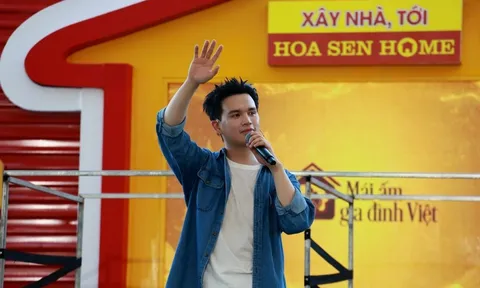 Nguyễn Trần Trung Quân trao 200 triệu đồng hỗ trợ hoàn cảnh khó khăn trong “Mái ấm gia đình Việt”