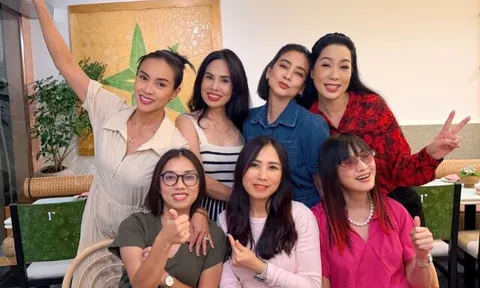 Khung ảnh hội tụ dàn mỹ nhân Vbiz một thời: Người là NSƯT làm Phó Chủ tịch, người có con tốt nghiệp đại học Mỹ