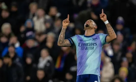 Napoli gặp khó vụ Gabriel Jesus vì rào cản tài chính